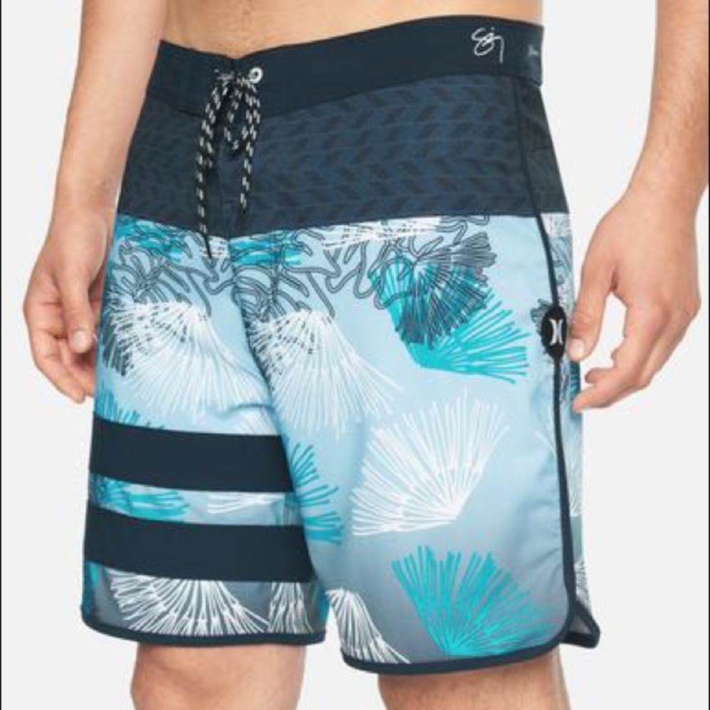 NWT men’s Hurley phantom board shorts